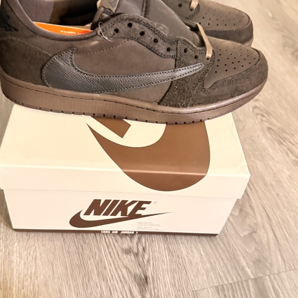 Brand New Travis Scott - Picture 4 of 6